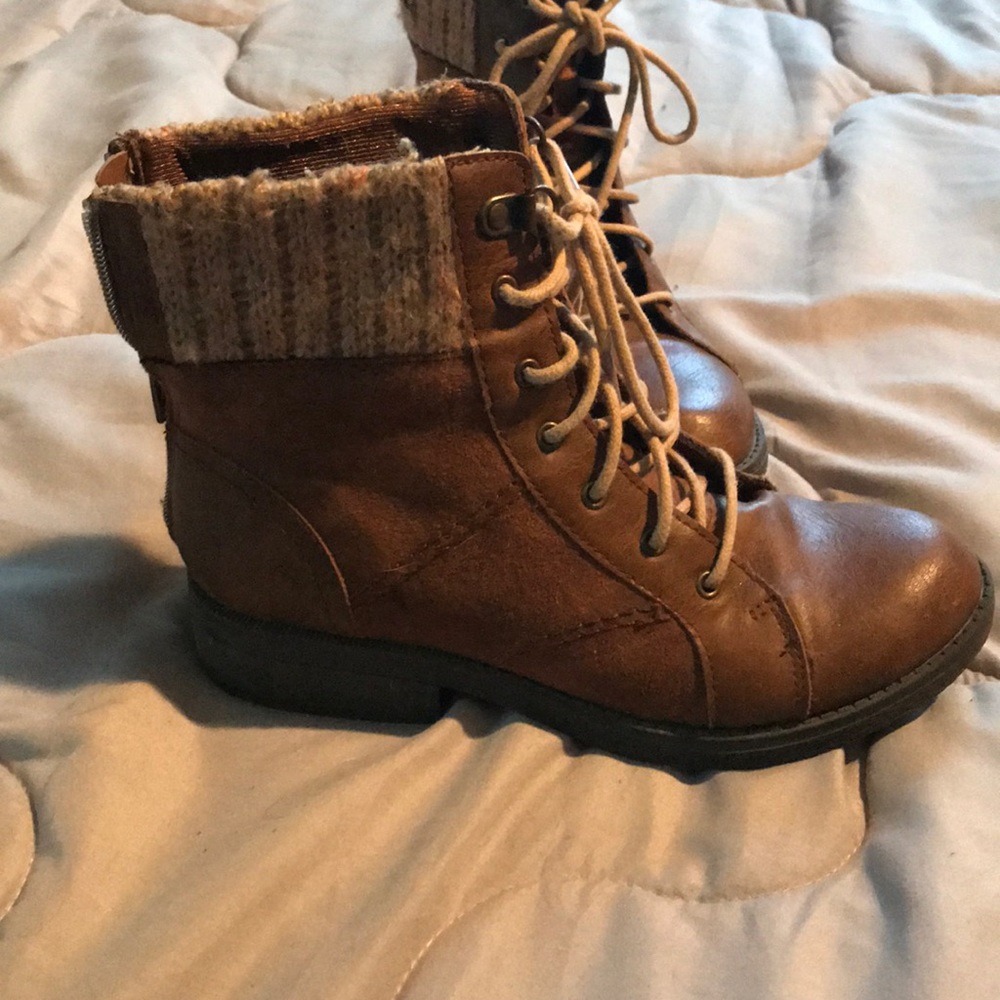 Boots - Picture 2 of 4